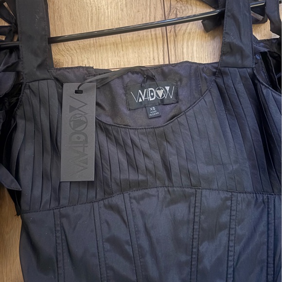 Widow dress with detachable bell sleeve arms. - Picture 5 of 5